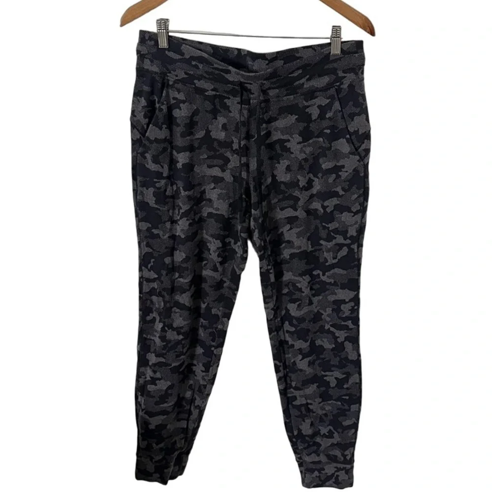 Lululemon‎ Ready to Rulu Jogger Sz 4 Heritage Camo Jaquard